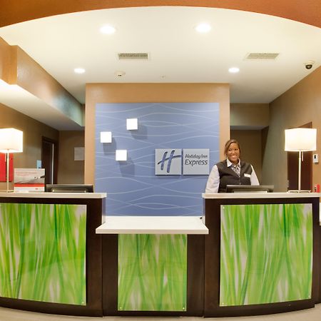 Holiday Inn Express & Suites St Louis Airport By Ihg Woodson Terrace Exterior photo