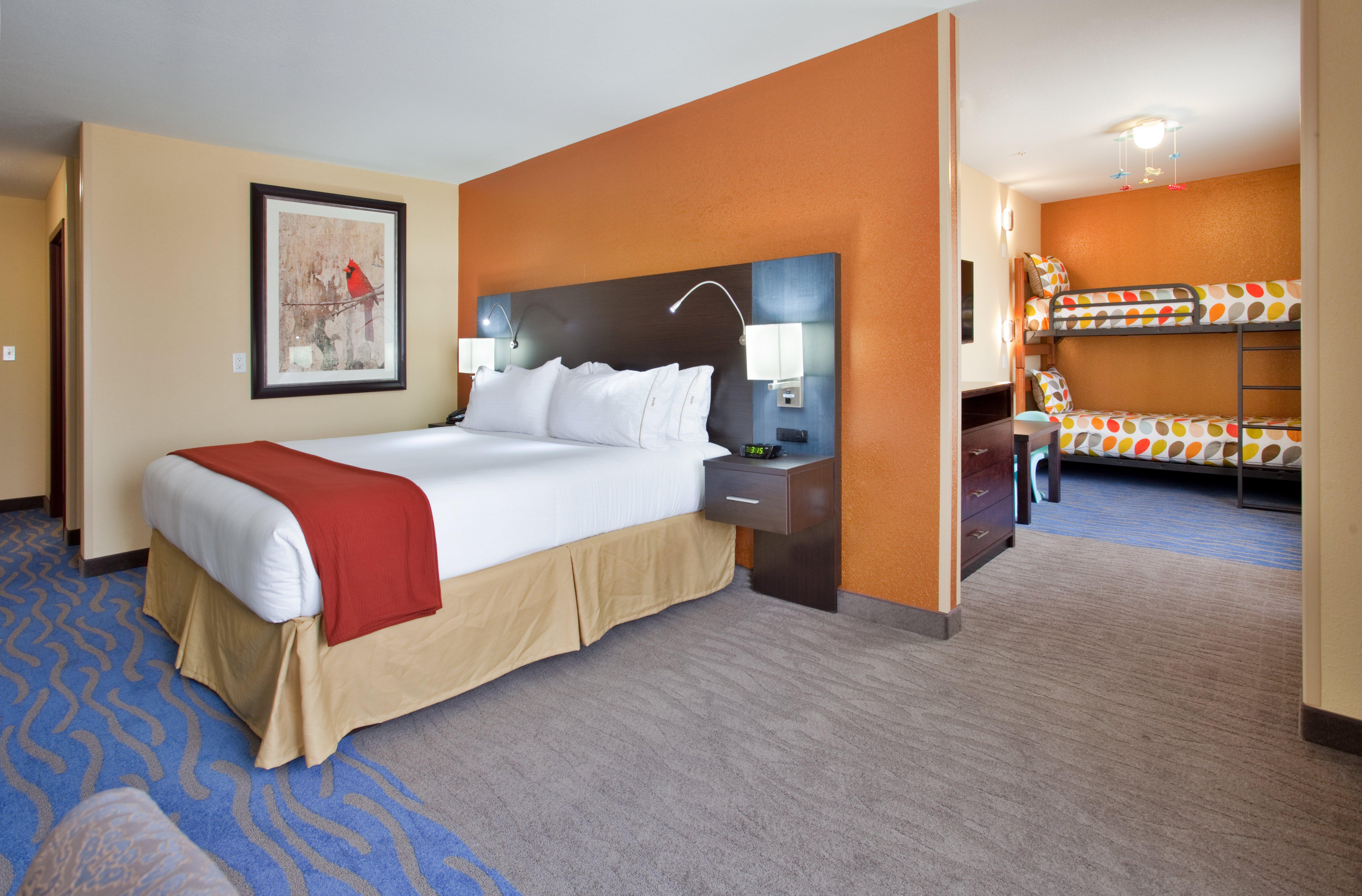 Holiday Inn Express & Suites St Louis Airport By Ihg Woodson Terrace Exterior photo